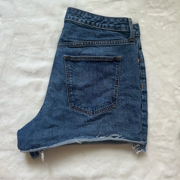 Universal Thread Size 10 Jean Shorts - Picture 14 of 14